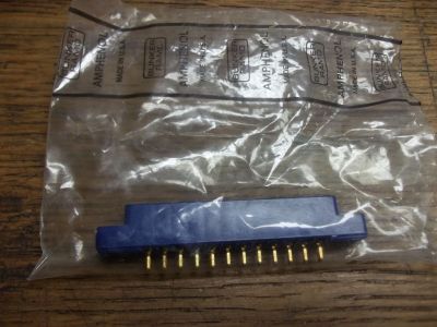 CARD EDGE CONNECTOR 12 Position, .156 inch SOLDER EYELET TYPE BIFURCATION AMPHENOL SINGLE READOUT