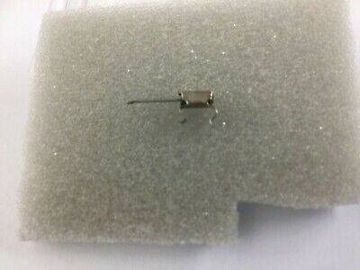 Replaces: SONOTONE N1P-1D N1P-1S needles Used In: 1P & 5P Series SONOTONE cartridges Equivalent to these other universal replacement # fts: Astatic N673-1S 665 3202 A168 P-N1P-1S S63LP SA21S P-23 402 W76MGS N673-1D 665 3202 A168 P-N1P-1D S63LP SA21D P-2