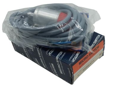 HONEYWELL MICRO SWITCH PROXIMITY SENSOR 923AB4W-A7T-L, 30mm Mounting Hole W01