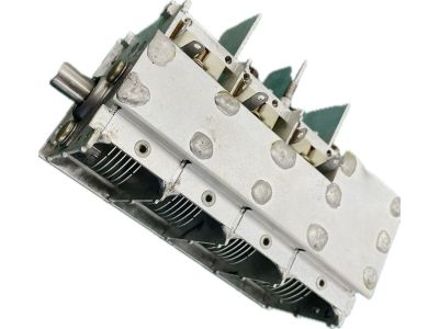 Large Air Variable Capacitor 20-35pf, 35-55pf, 35-55pf, 40-65pf, 4 gang. Measures 55mm x 85mm x 125mm
