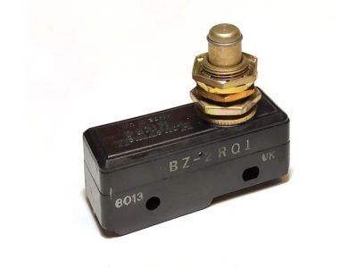 DISCONTINUED SNAP ACTION SWITCH 20A 125VAC/250VAC SOLDER/SCREW TERMINAL PLUNGER ACUATOR UNIMAX HBS7PBS 20GMXJ-1 BZ-2RQ1