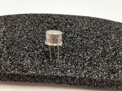 SIGNETICS Thyristor SCR 200V 15A TO-5