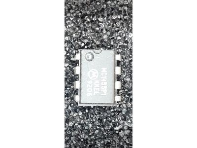 INTEGRATED CIRCUIT 555 TIMER