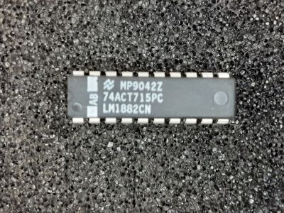 NATIONAL SEMICONDUCTOR IC GEN PROG VIDEO SYNC LM1882CN Date/Lot Code MP9042Z