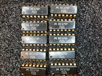 INTEGRATED CIRCUIT MOTOROLA DATE/LOT CODE 7121