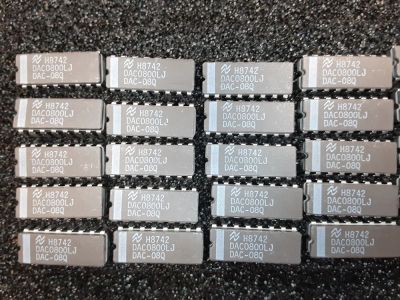 INTEGRATED CIRCUIT NATIONAL SEMICONDUCTOR Date/Lot Code H8742