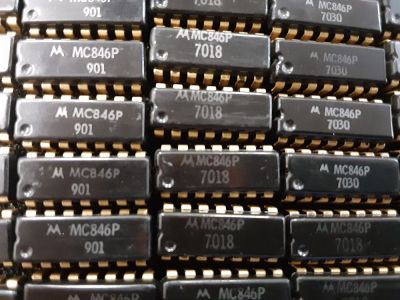 MOTOROLA INTEGRATED CIRCUIT
