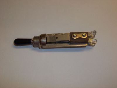 SWITCHCRAFT STRAIGHT LEVER SWITCH DPDT (ON) OFF (ON) MOMENTARY