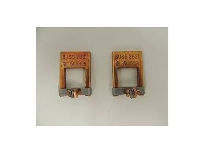 1 Pair Bussmann Fuse Reducer, Fuse Reducers Adapter, Make 70 to 100 ampere fuses fit 200 Ampere Clips. Use with Bussman Types FRN-R, LPN-RK, FRS-R, LPS-RK