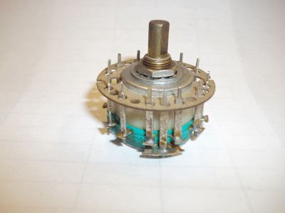 38268 1 POLE 12 POS PC MOUNT STACKPOLE 304 82 03 2307081 ROTARY SWITCH