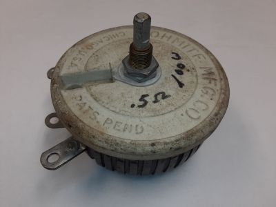 SURPLUS OHMITE 0440 .5 OHM 100W RHEOSTAT 1/4 inch X 1/2 inch SHAFT