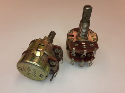 Dual Gang Potentiometer, Audio Taper, 1/4 inch Split Fluted Shaft, 1/2 inch Bushing COSMOS TOKYO VR-101 A8K Ohm X2 4I2