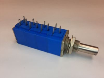 FOUR 4 SECTION 5,000 Ohm Potentiometer, 1/4 inch Shaft 1/2 inch Long BOURNS 82A4AB28AA0084 82A4A-B28-AA0084 5K/4 7736B