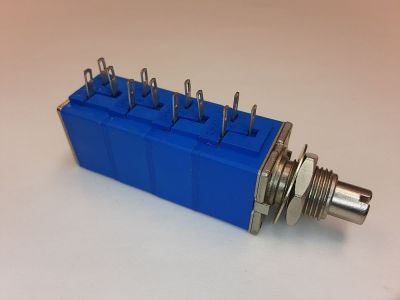 FOUR 4 SECTION 1,000 Ohm Potentiometer, 1/4 inch Shaft 1/4 inch Long BOURNS 82A4BB20AA022 1K/1K/1K/1K 7612B