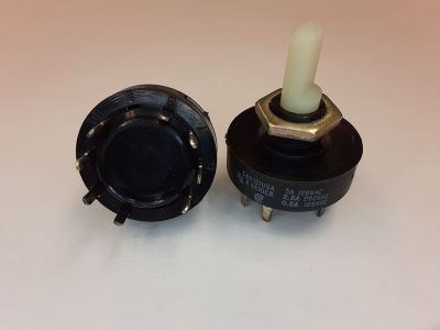 C&K R SERIES 5A 125VAC 2.5A 250VAC .5A 125VDC PC MOUNT CLOSURE ARRANGEMENT: POSITION 1, 8-7 & 2-3 POSITION 2, 1-2 & 7-6 POSITION 3, 10-1 & 6-5