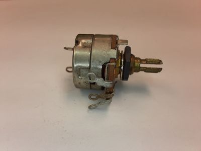 20K ohm Linear Tapper Pot Potentiometer Control, With SPST Switch 3A at 125V and 1A at 250V 1/4 inch diameter x 3/8 inch long Split shaft. CTS CENTRALAB