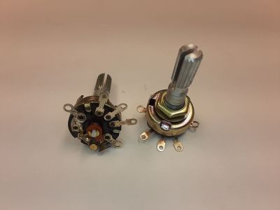 POTENTIOMETER with SWITCH 10K 1/4W, SPST, 1A-12V, 1/4A-48V LINEAR, 1/4 inch X 3/4 inch Fluted Spline Shaft