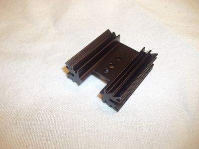 Aluminum Heatsink for TO220, TO202, TO202M, TO202N, TO126, TO126LP, TO126ML Transistor Heat Sink, Measures 38mm X 35mm X 13mm